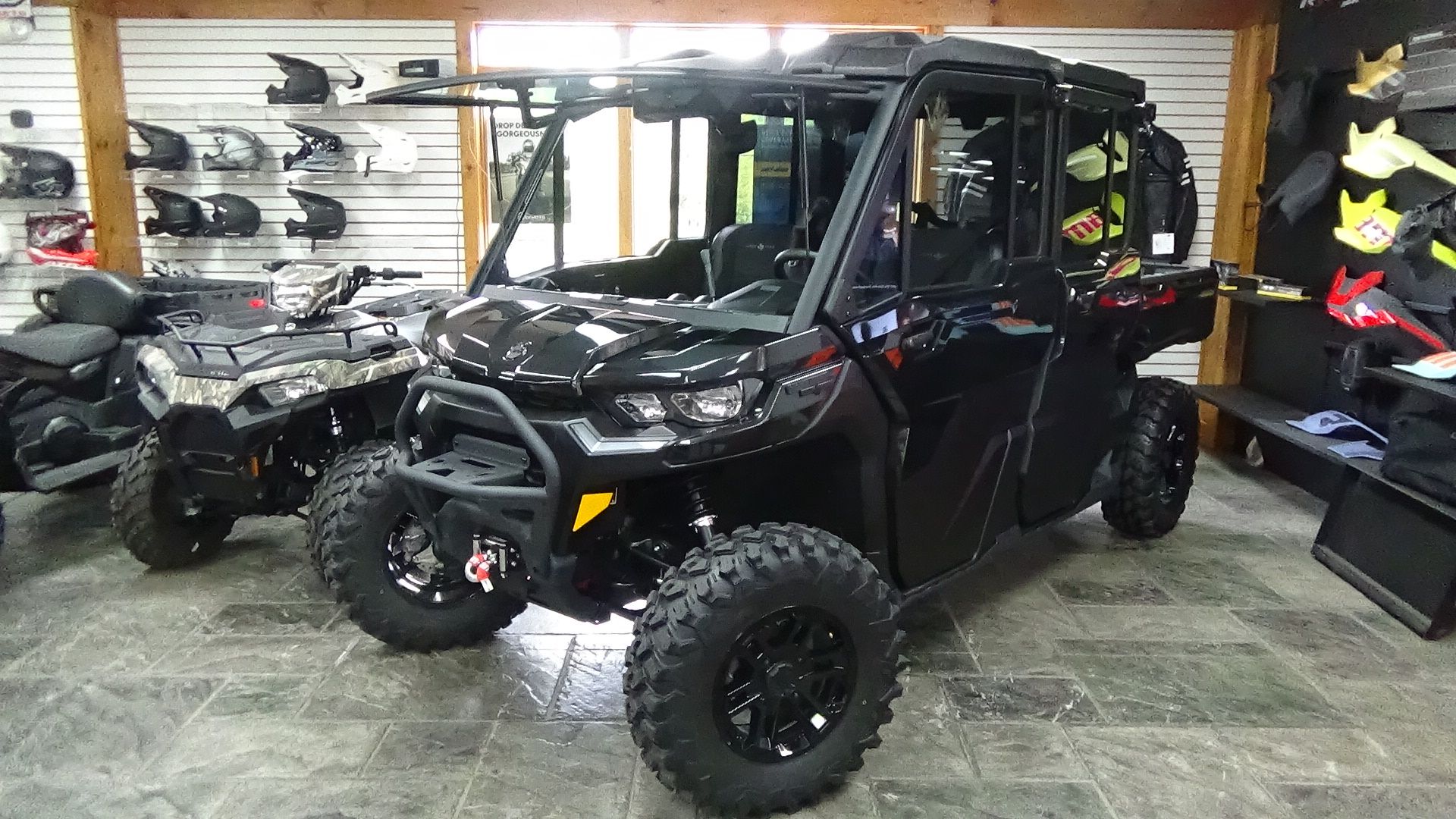 2025 Can-Am Defender MAX Lone Star CAB in Bennington, Vermont - Photo 2