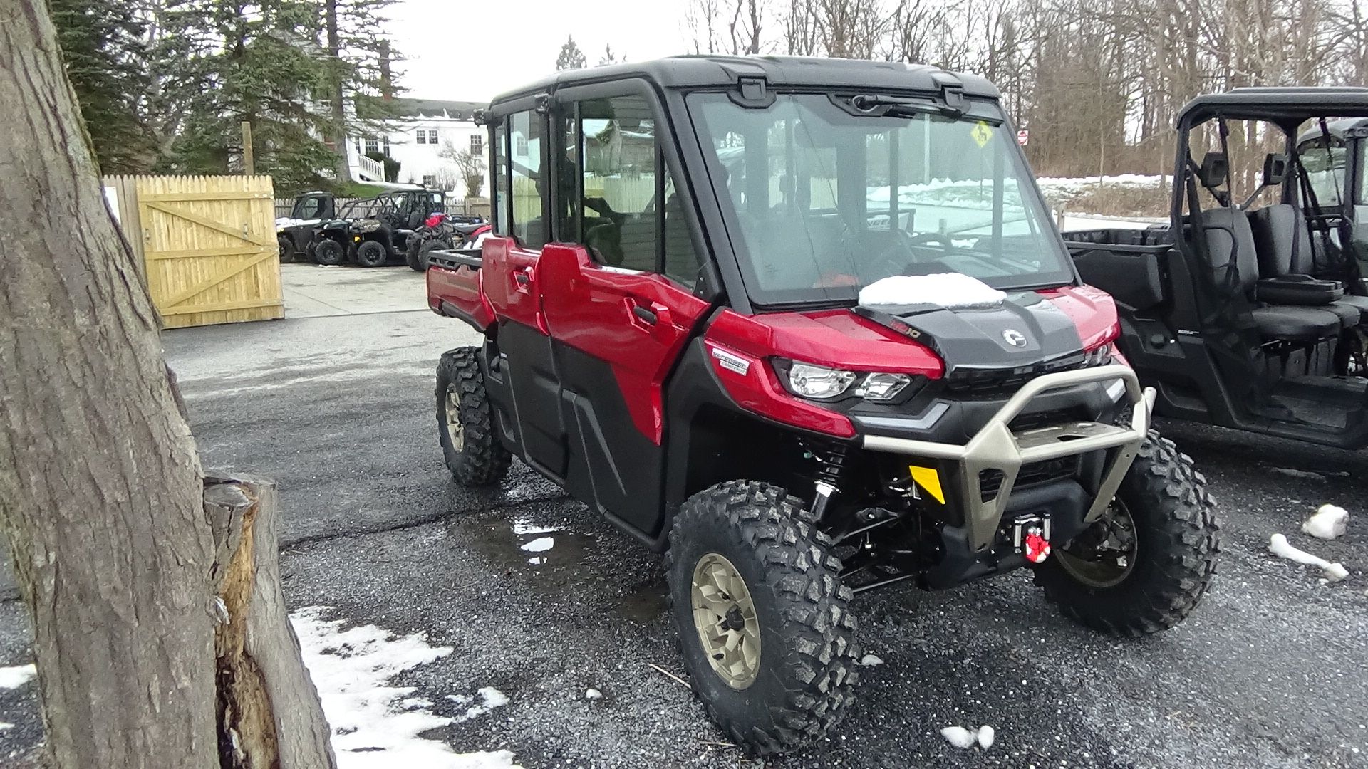 2024 Can-Am Defender MAX Limited HD10 in Bennington, Vermont - Photo 2