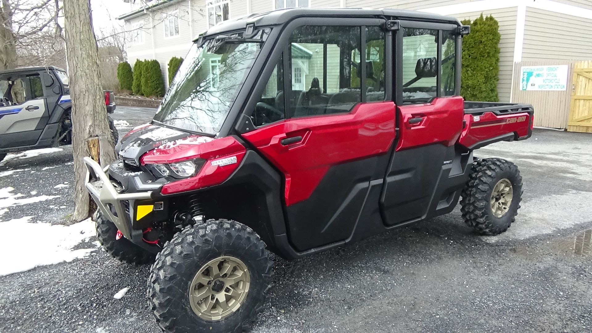2024 Can-Am Defender MAX Limited HD10 in Bennington, Vermont - Photo 3