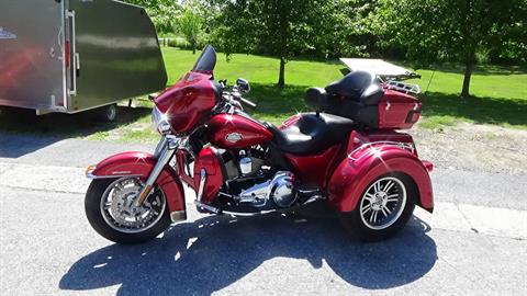 2013 Harley-Davidson Tri Glide® Ultra Classic® in Bennington, Vermont - Photo 2