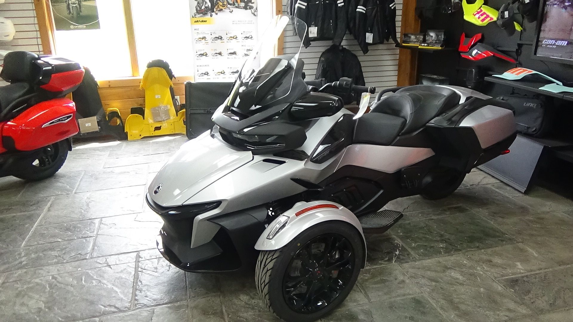 2024 Can-Am Spyder RT in Bennington, Vermont - Photo 2