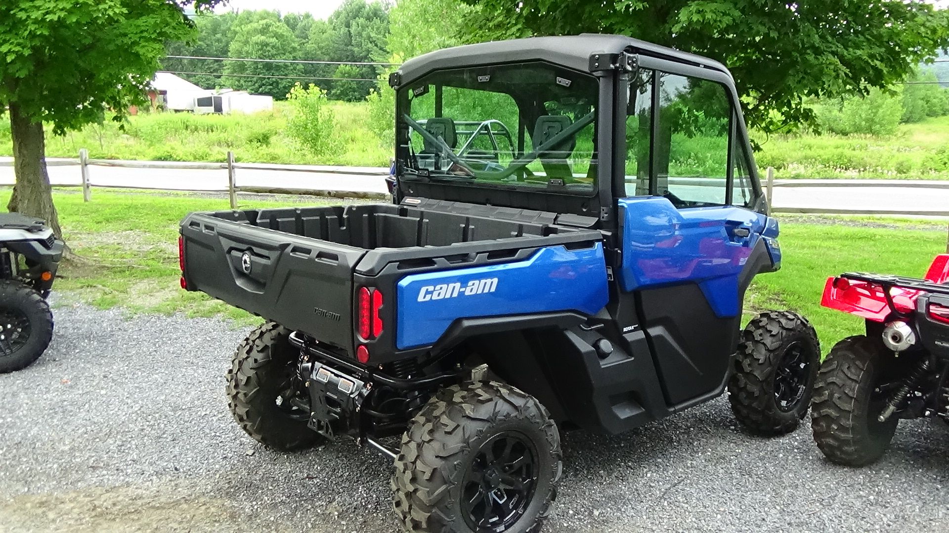 2022 Can-Am Defender Limited CAB HD10 in Bennington, Vermont - Photo 6