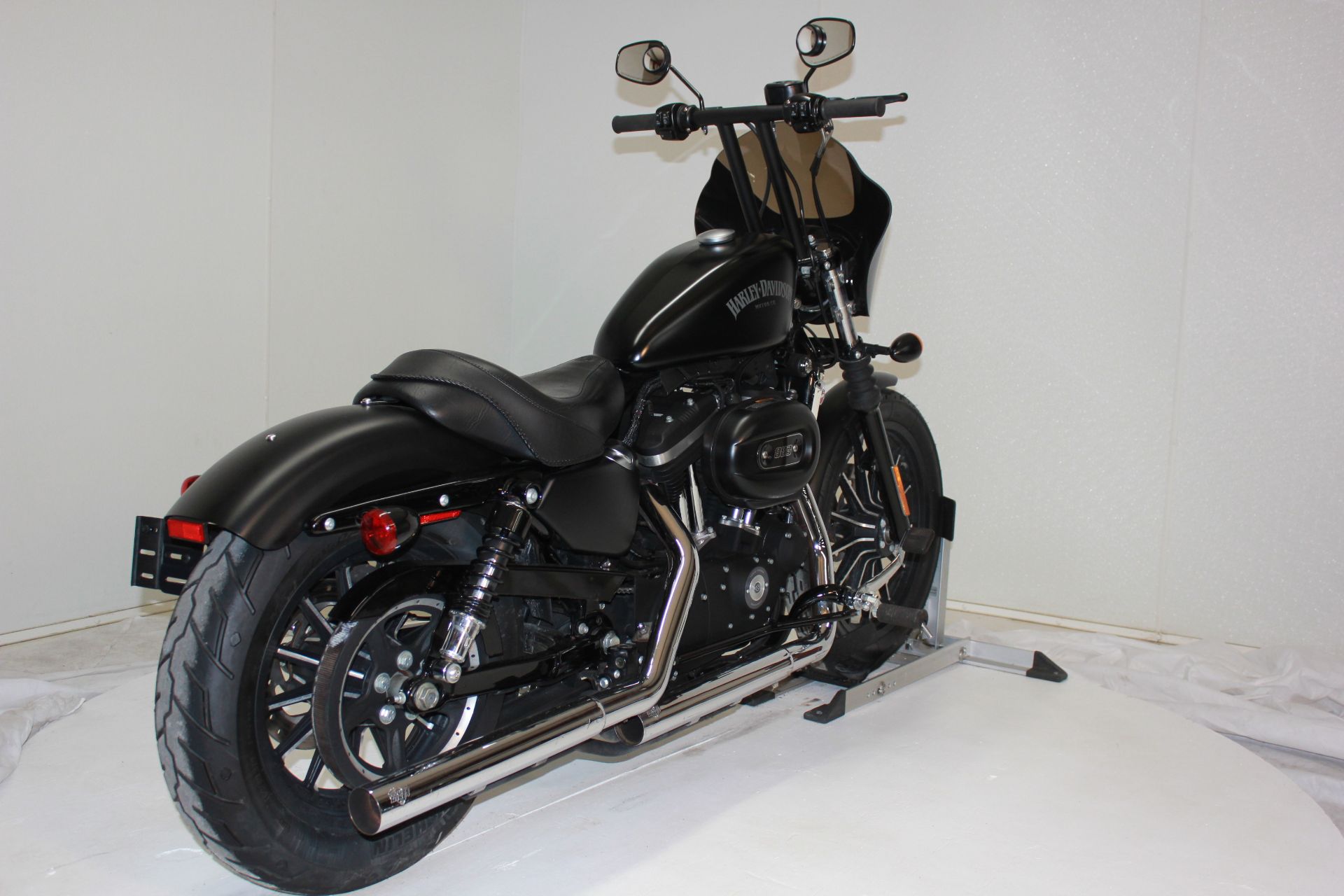 2015 Harley-Davidson Iron 883™ in Pittsfield, Massachusetts - Photo 4