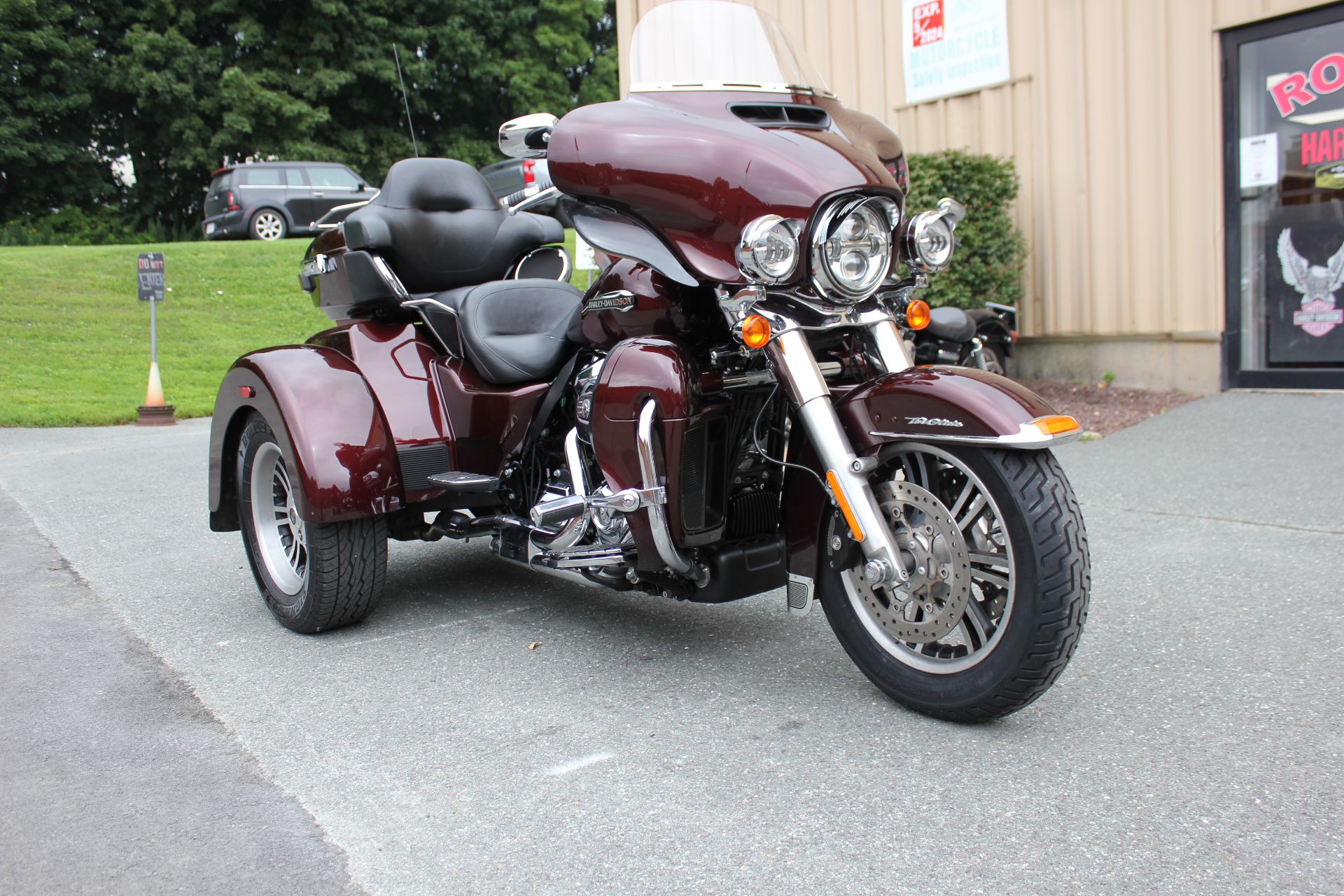 2019 Harley-Davidson Tri Glide® Ultra in Pittsfield, Massachusetts - Photo 6