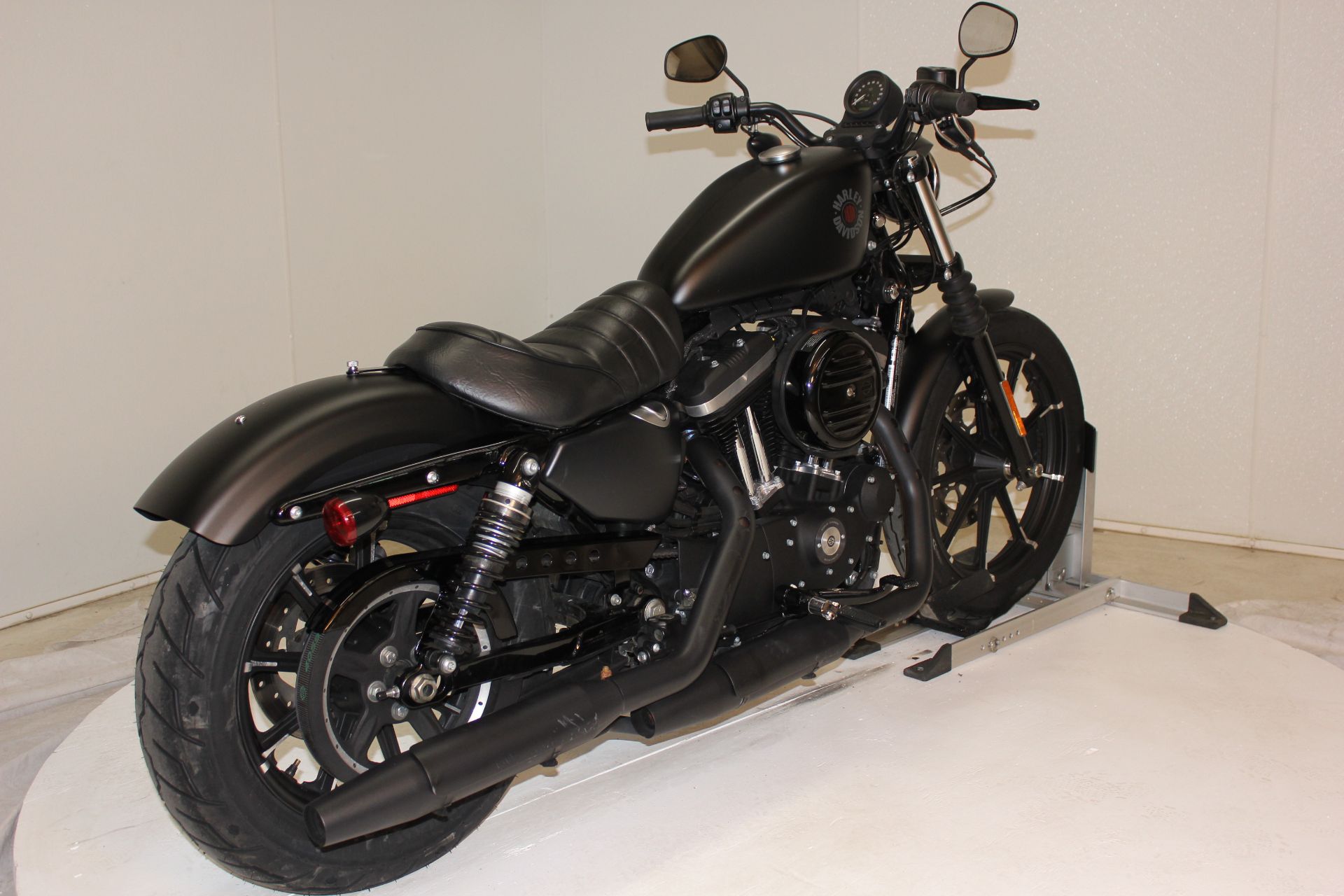 2020 Harley-Davidson Iron 883™ in Pittsfield, Massachusetts - Photo 4