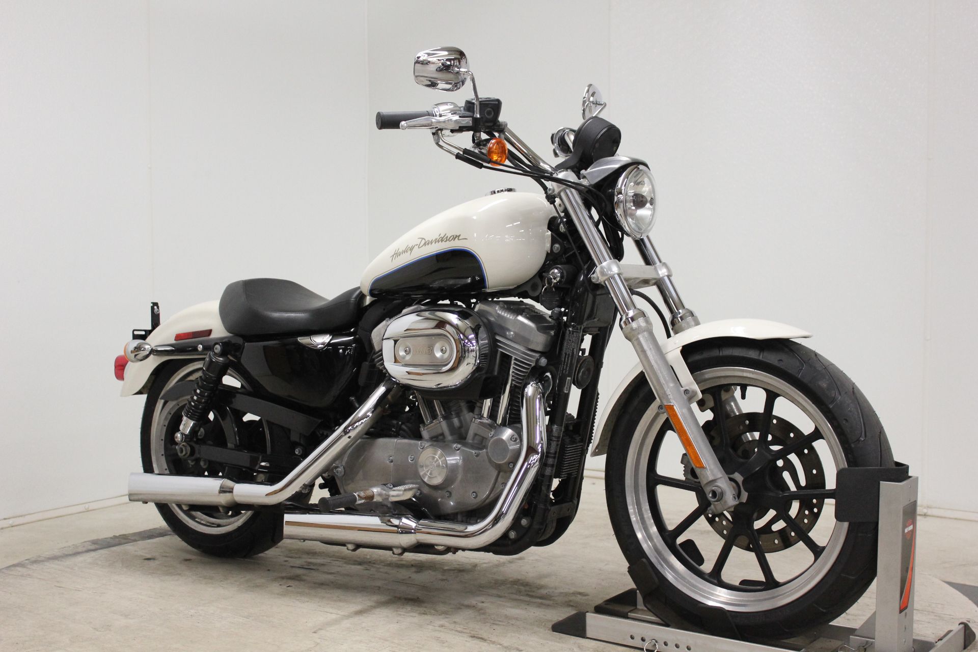2013 Harley-Davidson Sportster® 883 SuperLow® in Pittsfield, Massachusetts - Photo 2