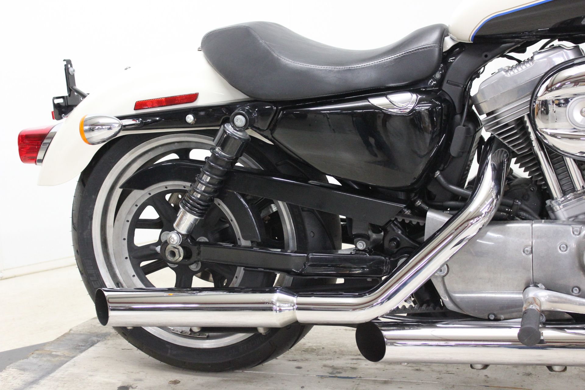 2013 Harley-Davidson Sportster® 883 SuperLow® in Pittsfield, Massachusetts - Photo 10