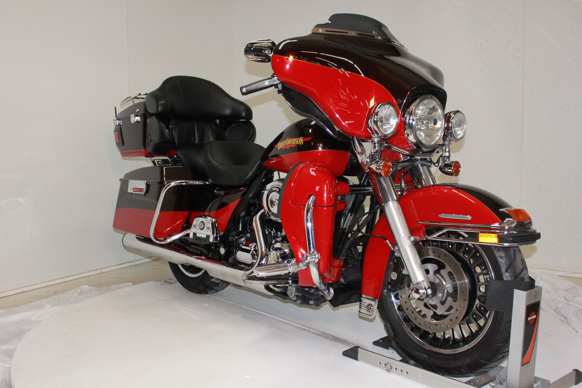 2010 Harley-Davidson Electra Glide® Ultra Limited in Pittsfield, Massachusetts - Photo 6