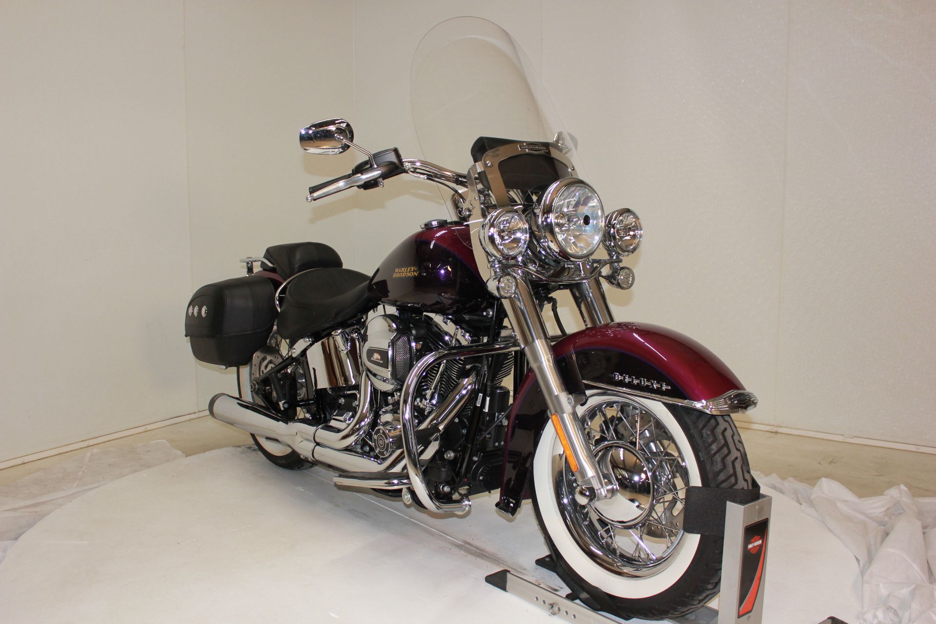 2016 Harley-Davidson Softail® Deluxe in Pittsfield, Massachusetts - Photo 6