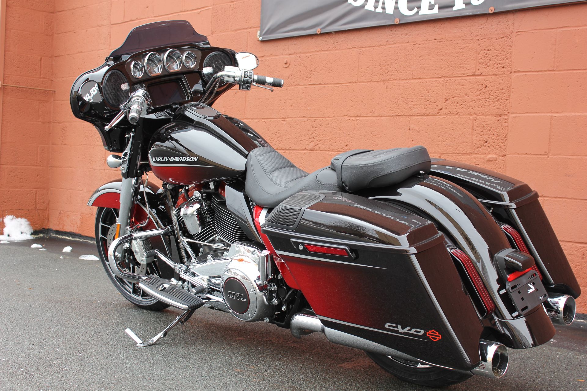 2021 Harley-Davidson CVO™ Street Glide® in Pittsfield, Massachusetts - Photo 3