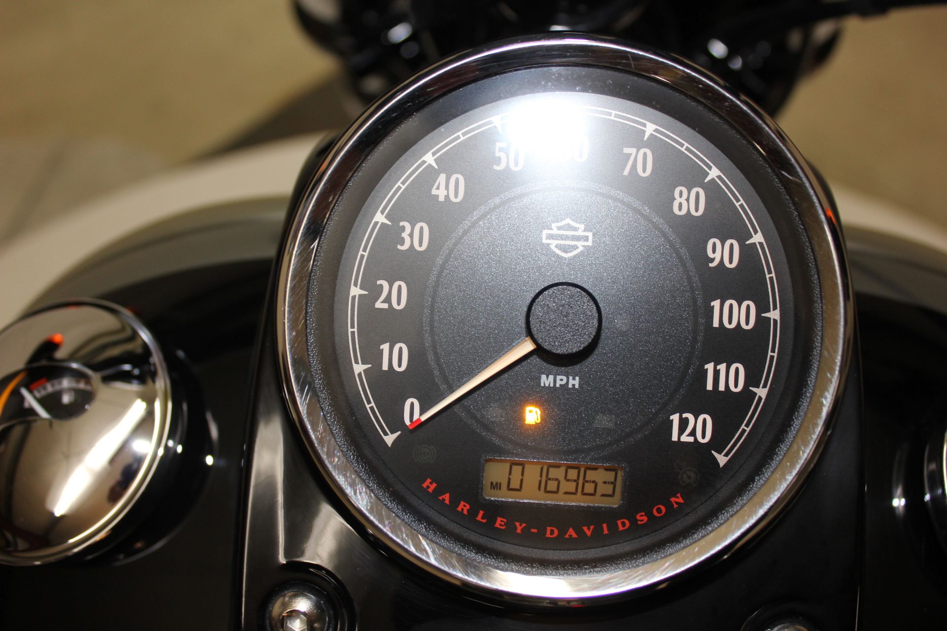 2014 Harley-Davidson Dyna® Fat Bob® in Pittsfield, Massachusetts - Photo 12