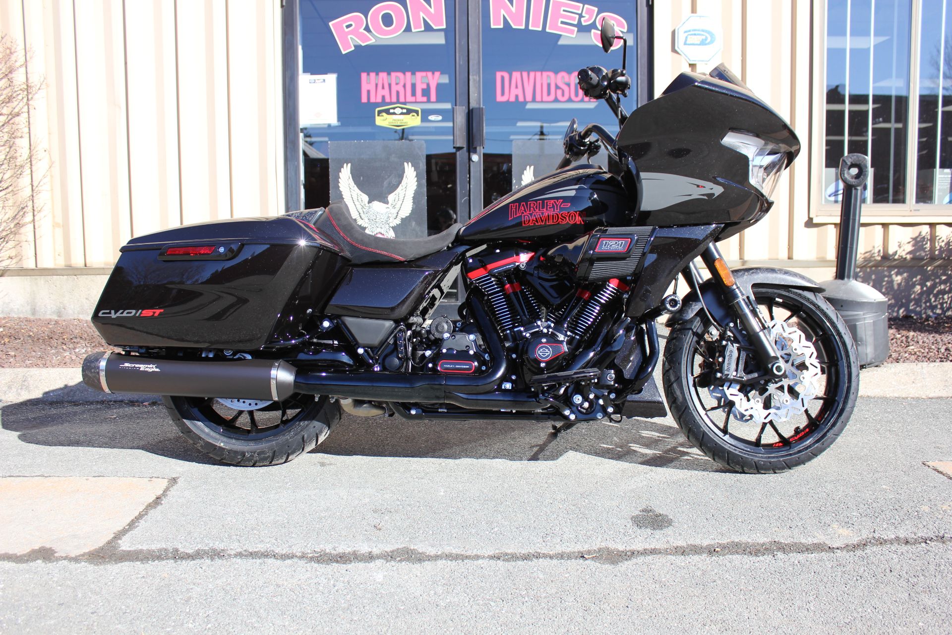 2024 Harley-Davidson CVO™ Road Glide® ST in Pittsfield, Massachusetts - Photo 5