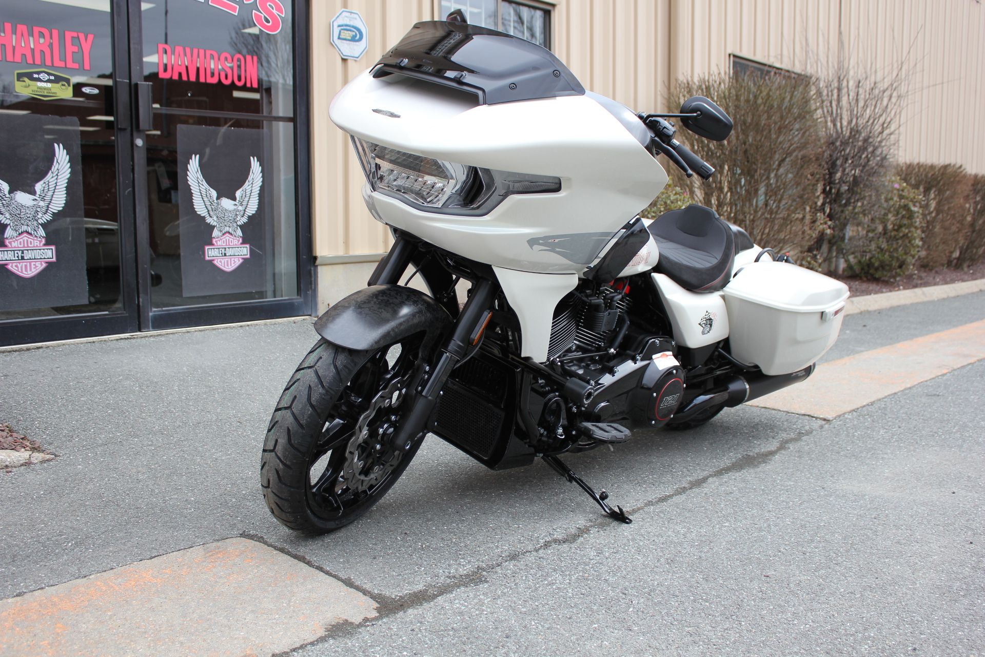 2024 Harley-Davidson CVO™ Road Glide® ST in Pittsfield, Massachusetts - Photo 9