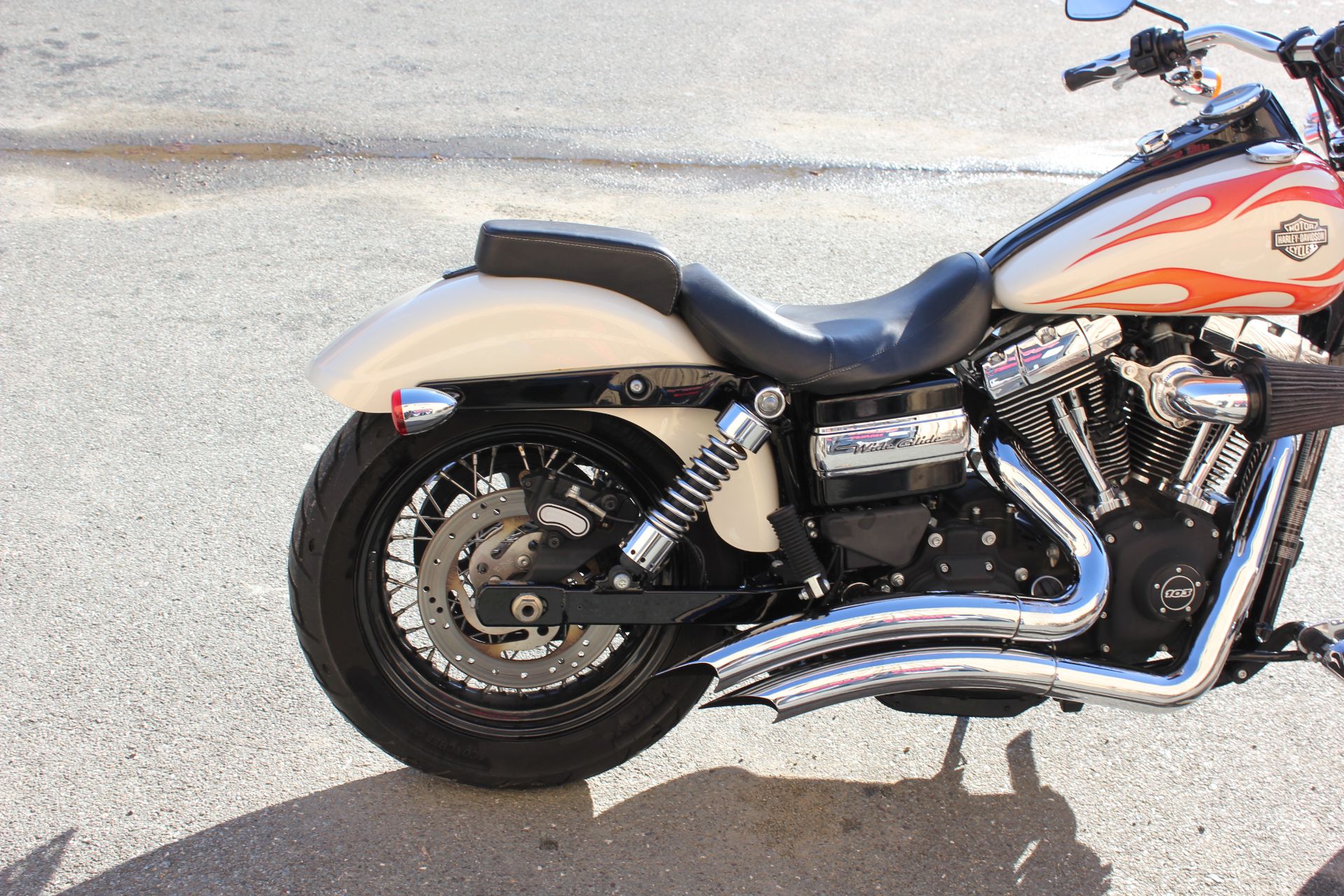 2014 Harley-Davidson DYNA WIDE GLIDE in Pittsfield, Massachusetts - Photo 8
