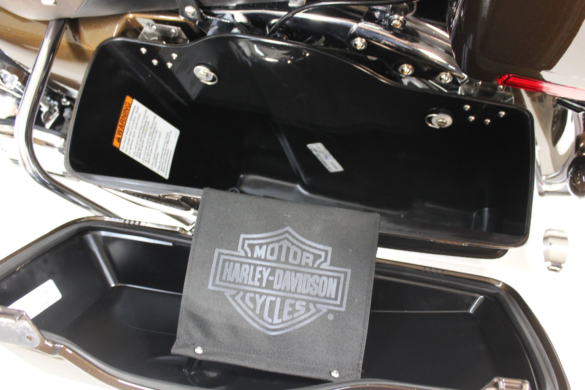 2013 Harley-Davidson Road King® 110th Anniversary Edition in Pittsfield, Massachusetts - Photo 15