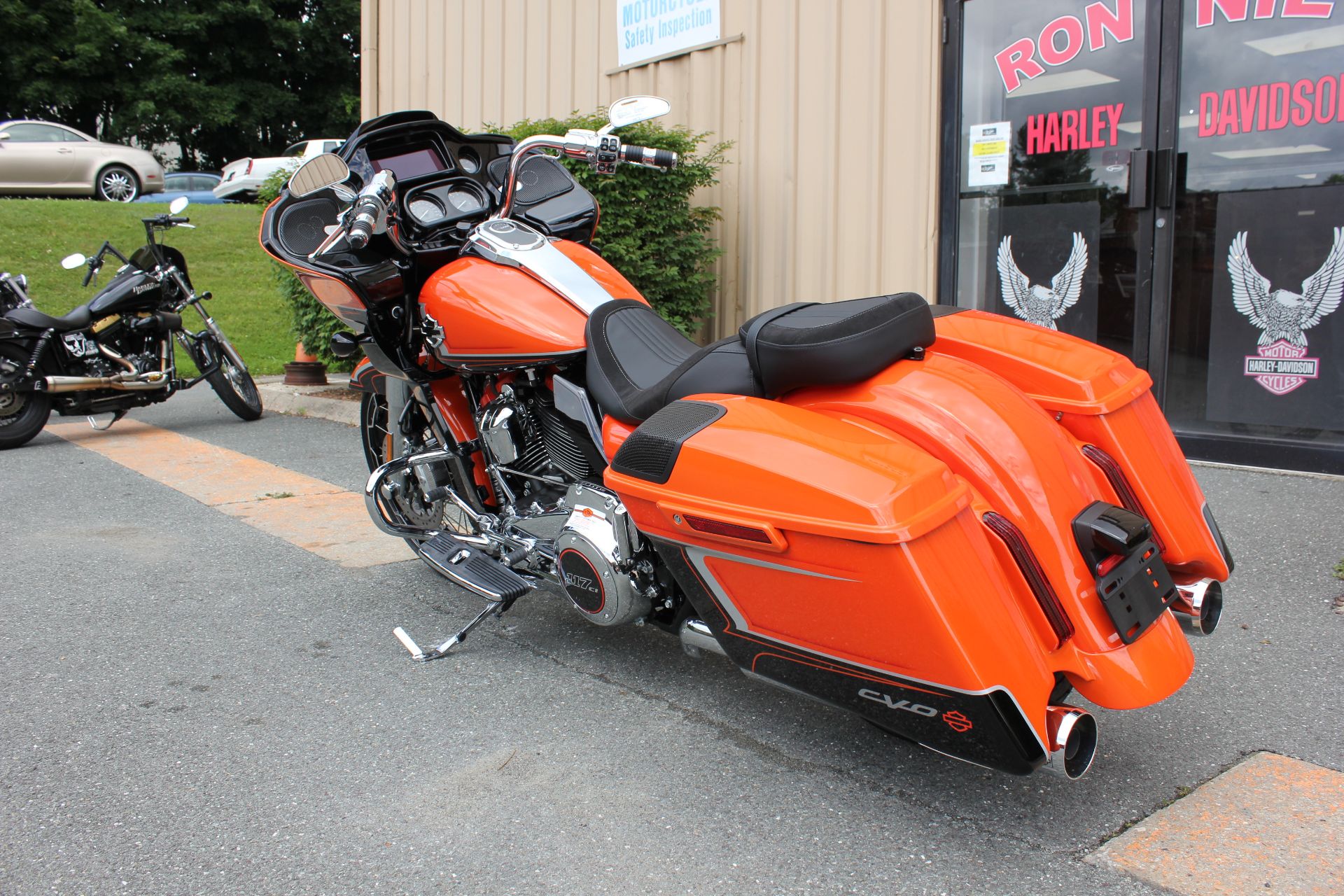 2022 Harley-Davidson ROAD GLIDE CVO in Pittsfield, Massachusetts - Photo 8