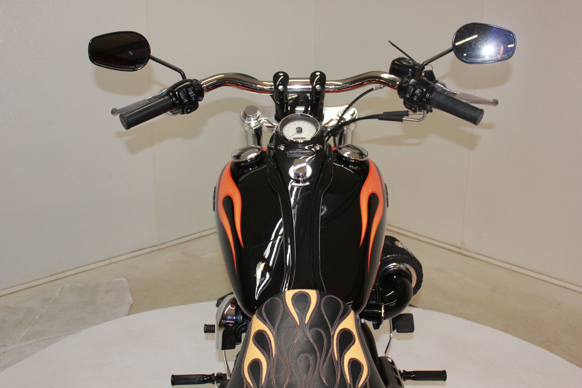 2010 Harley-Davidson Dyna® Wide Glide® in Pittsfield, Massachusetts - Photo 9