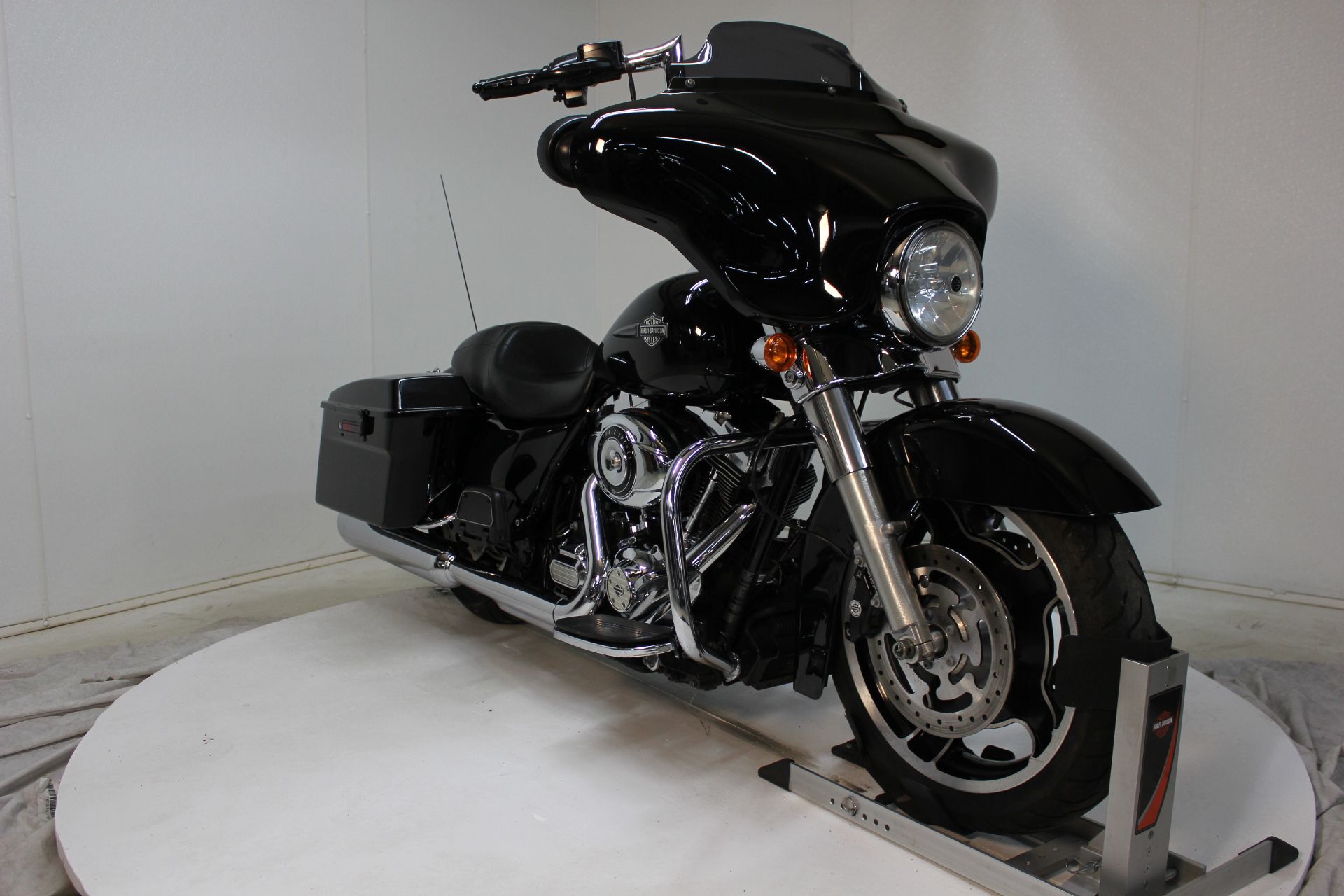 2013 Harley-Davidson Street Glide® in Pittsfield, Massachusetts - Photo 6