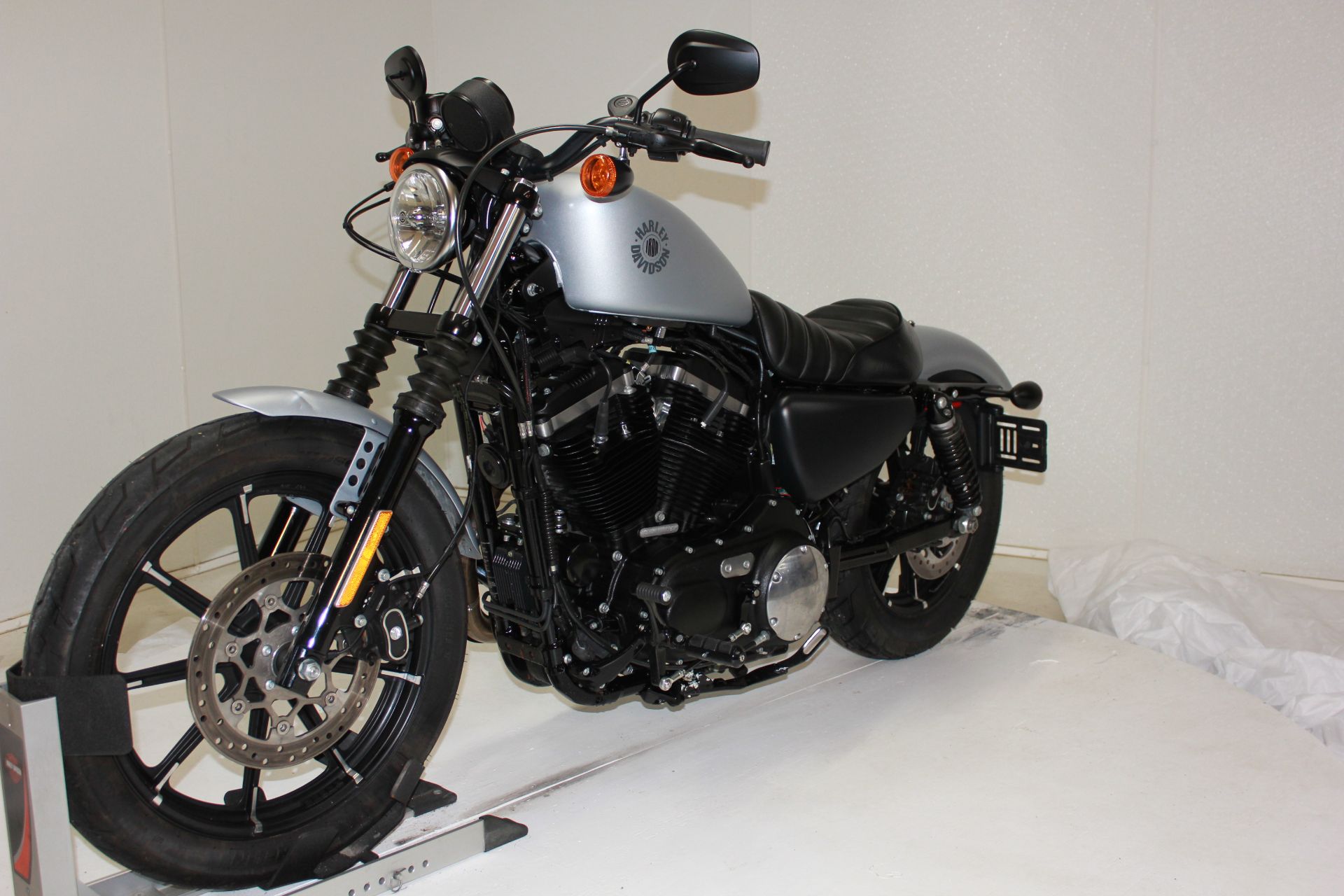 2020 Harley-Davidson Iron 883™ in Pittsfield, Massachusetts - Photo 8