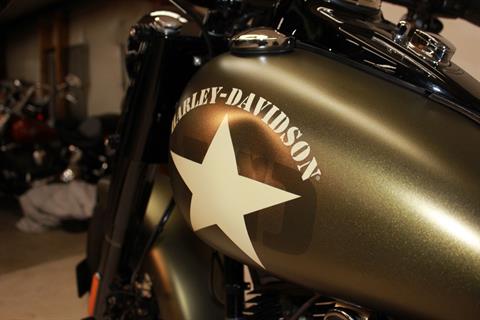 2016 Harley-Davidson SOFTAIL SLIM in Pittsfield, Massachusetts - Photo 16