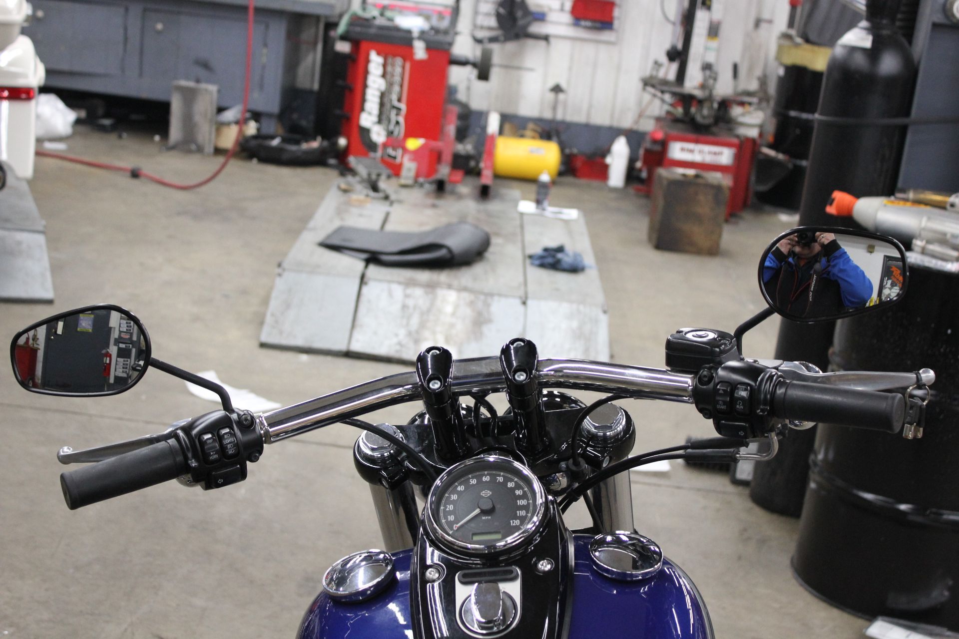 2015 Harley-Davidson FAT BOB in Pittsfield, Massachusetts - Photo 3