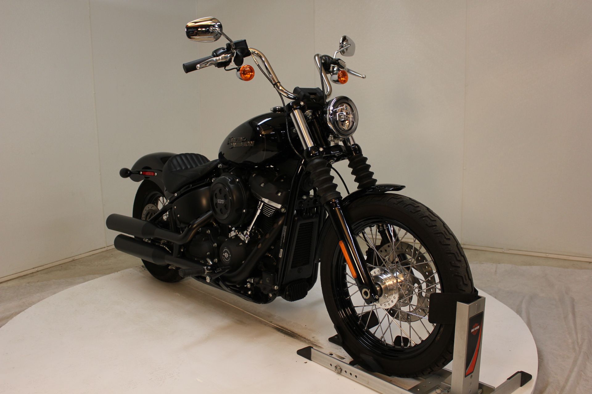 2019 Harley-Davidson Street Bob® in Pittsfield, Massachusetts - Photo 6