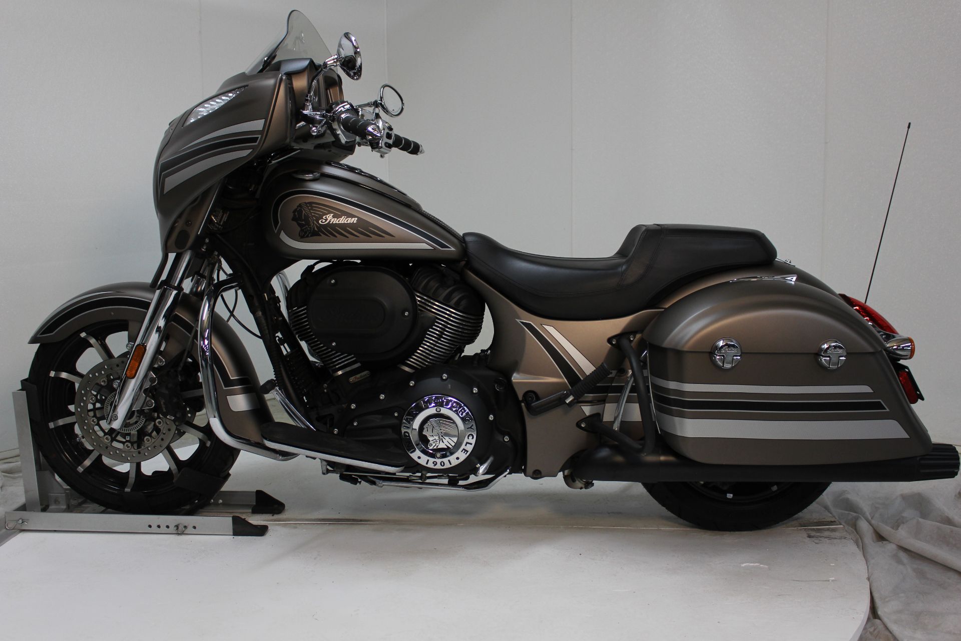 2018 Indian Motorcycle Chieftain® Limited ABS in Pittsfield, Massachusetts - Photo 1