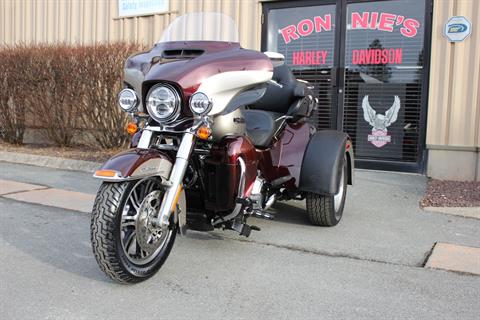 2018 Harley-Davidson Tri Glide® Ultra in Pittsfield, Massachusetts - Photo 8