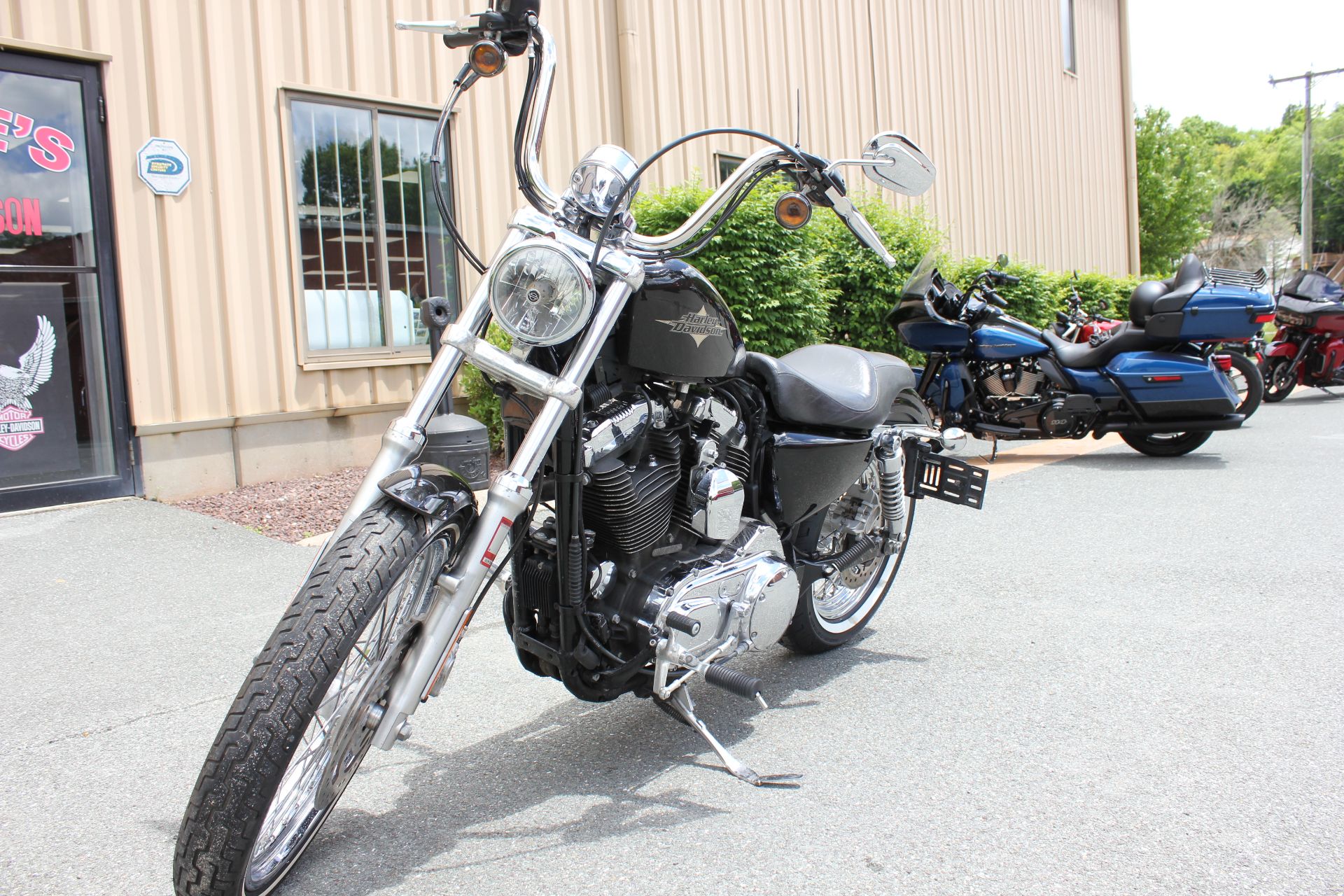 2015 Harley-Davidson SPORTSTER SEVENTY TWO in Pittsfield, Massachusetts - Photo 2