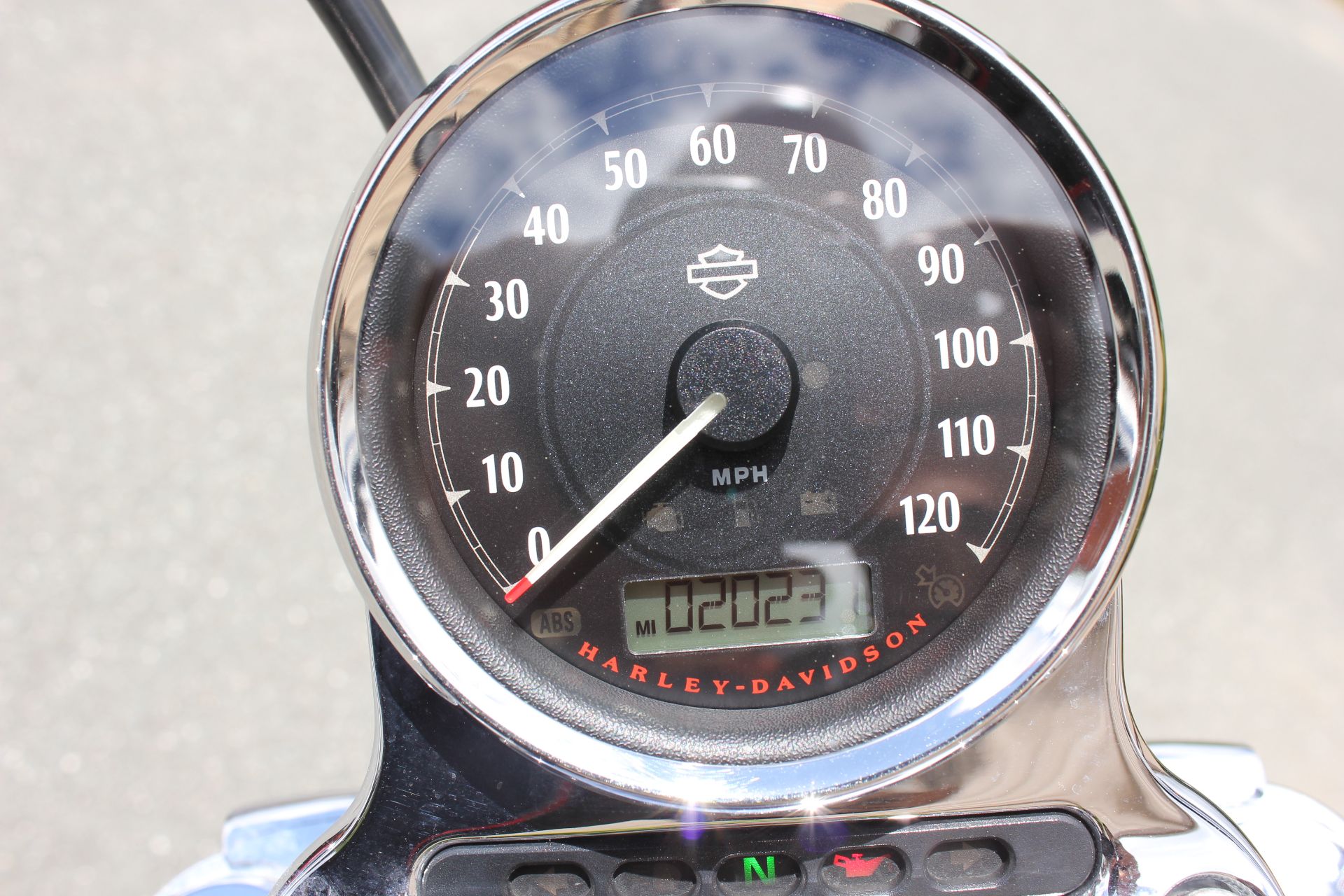 2015 Harley-Davidson SPORTSTER SEVENTY TWO in Pittsfield, Massachusetts - Photo 14