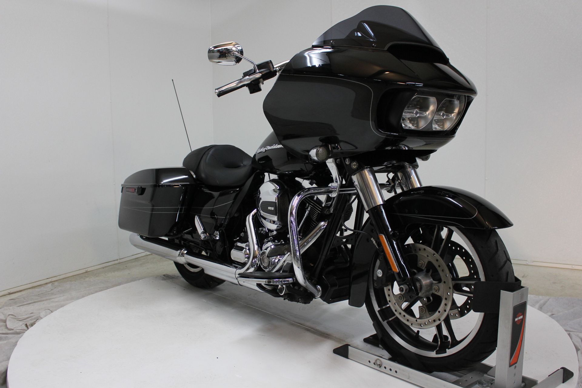 2015 Harley-Davidson Road Glide® Special in Pittsfield, Massachusetts - Photo 6