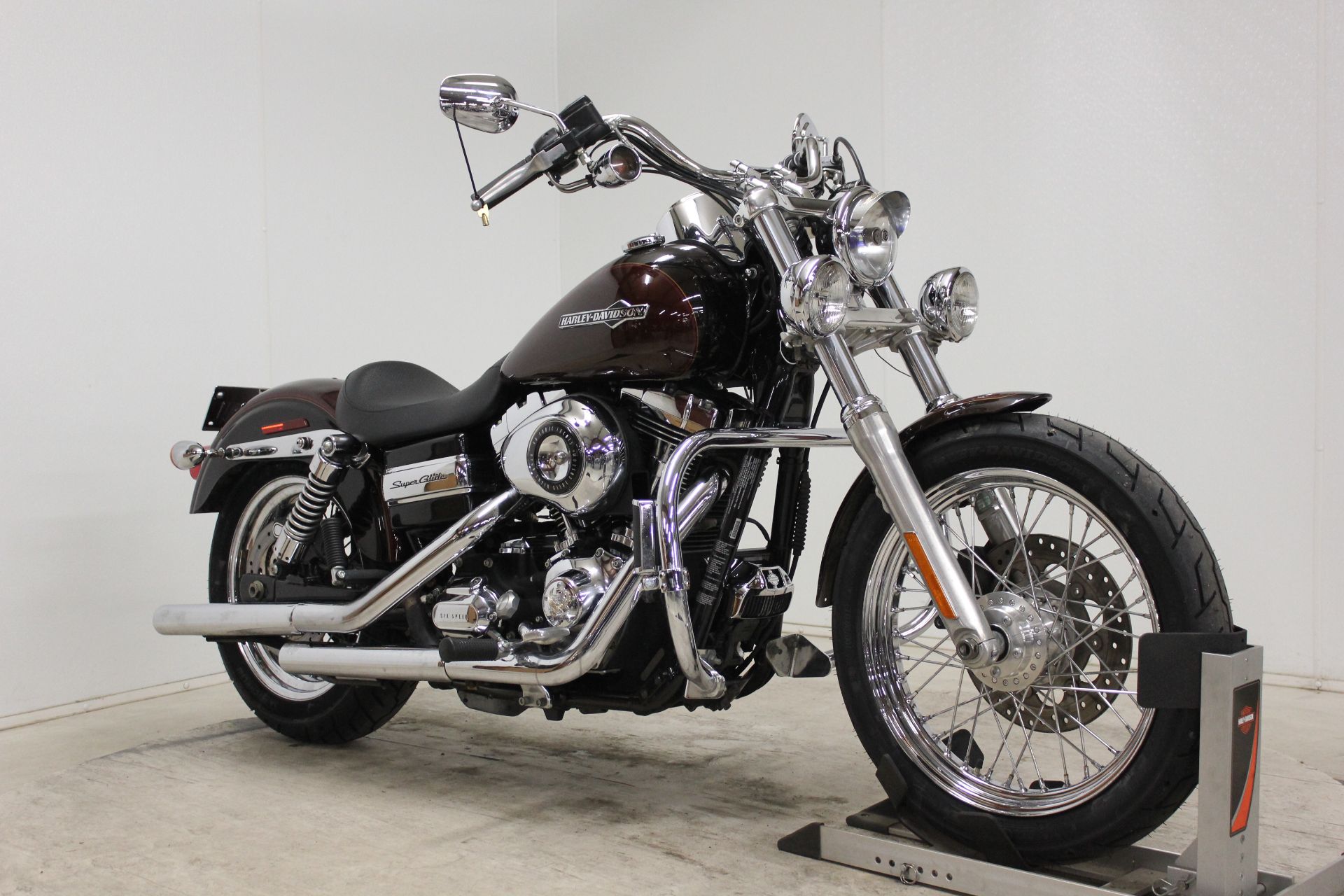 2011 Harley-Davidson Dyna® Super Glide® Custom in Pittsfield, Massachusetts - Photo 2