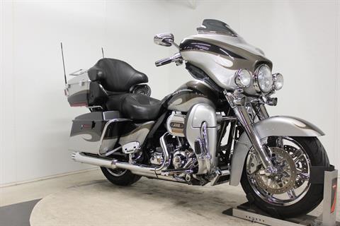 2013 Harley-Davidson CVO™ Ultra Classic® Electra Glide® in Pittsfield, Massachusetts - Photo 2