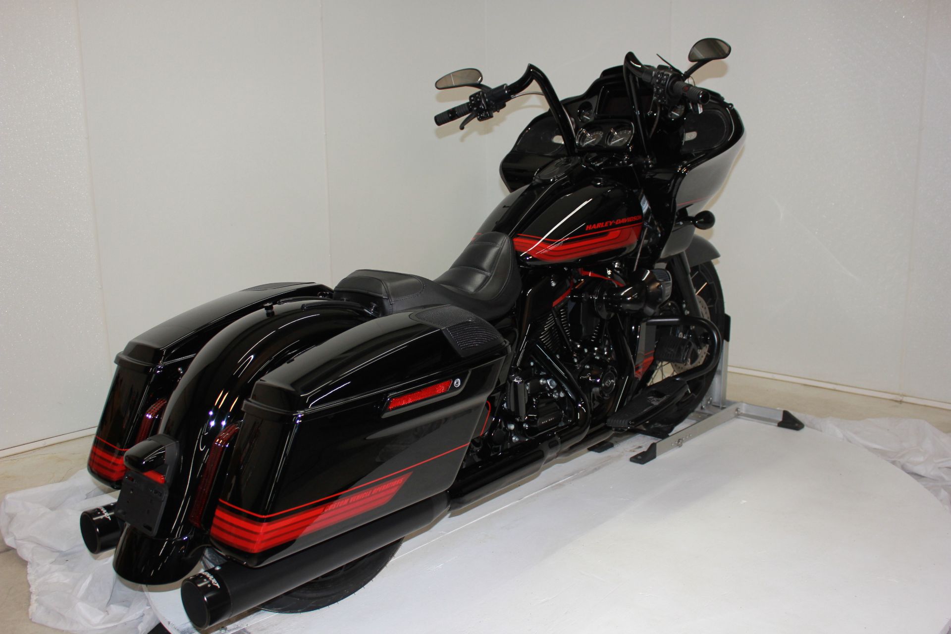 2021 Harley-Davidson CVO™ Road Glide® in Pittsfield, Massachusetts - Photo 4