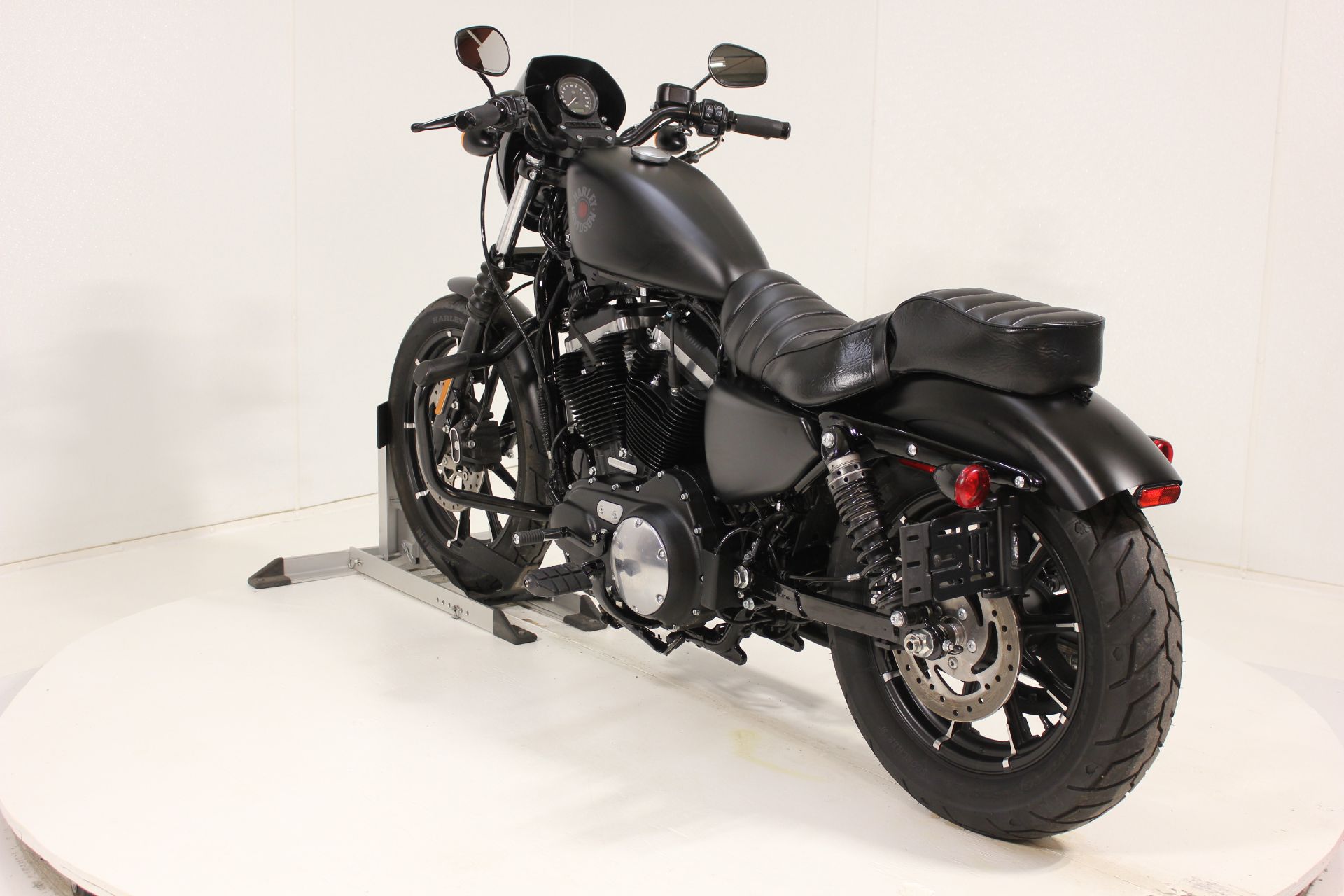 2020 Harley-Davidson Iron 883™ in Pittsfield, Massachusetts - Photo 2