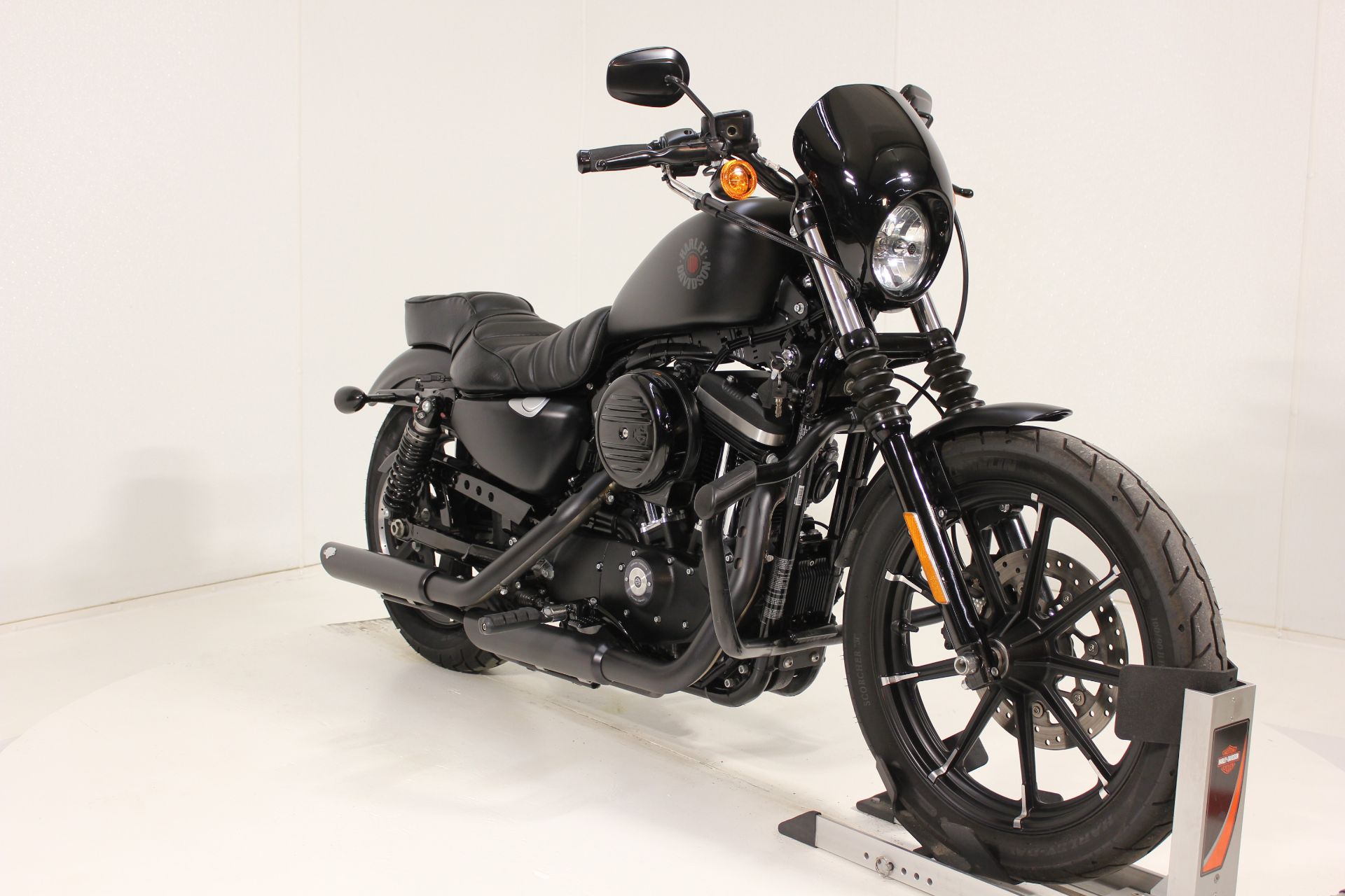 2020 Harley-Davidson Iron 883™ in Pittsfield, Massachusetts - Photo 6