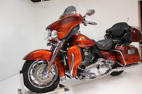 2010 Harley-Davidson CVO™ Ultra Classic® Electra Glide® in Pittsfield, Massachusetts - Photo 9
