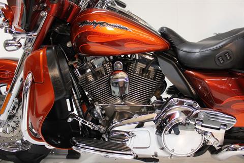 2010 Harley-Davidson CVO™ Ultra Classic® Electra Glide® in Pittsfield, Massachusetts - Photo 15