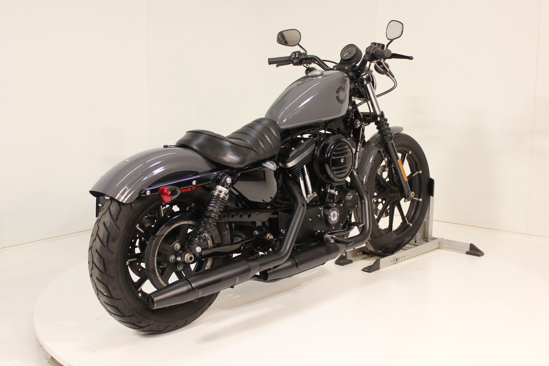 2022 Harley-Davidson Iron 883™ in Pittsfield, Massachusetts - Photo 4