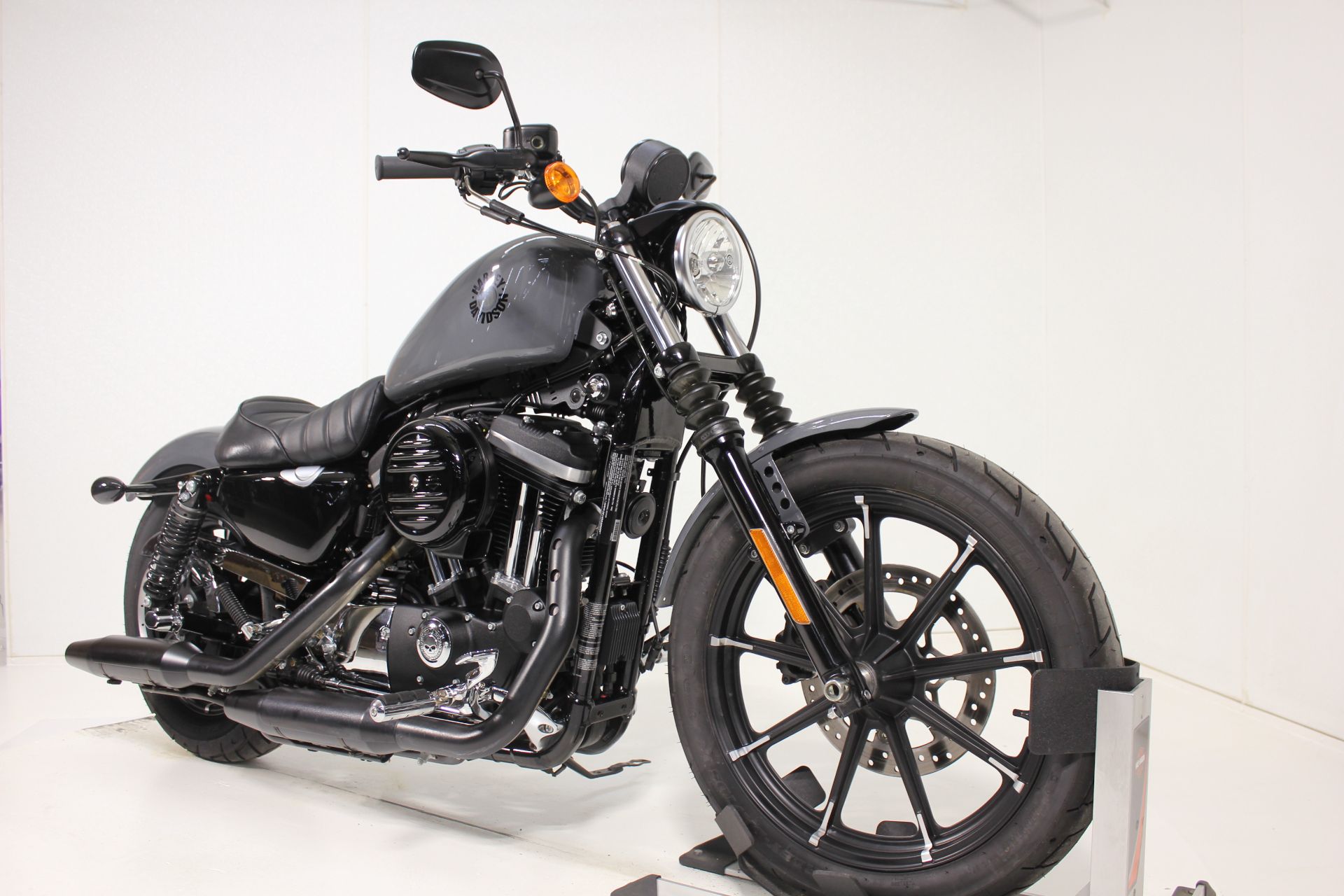 2022 Harley-Davidson Iron 883™ in Pittsfield, Massachusetts - Photo 2