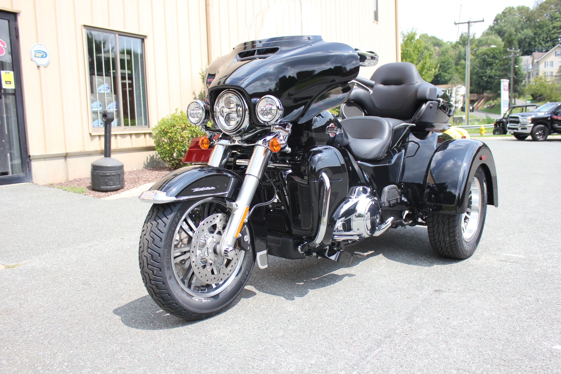 2023 Harley-Davidson Tri Glide® Ultra in Pittsfield, Massachusetts - Photo 2