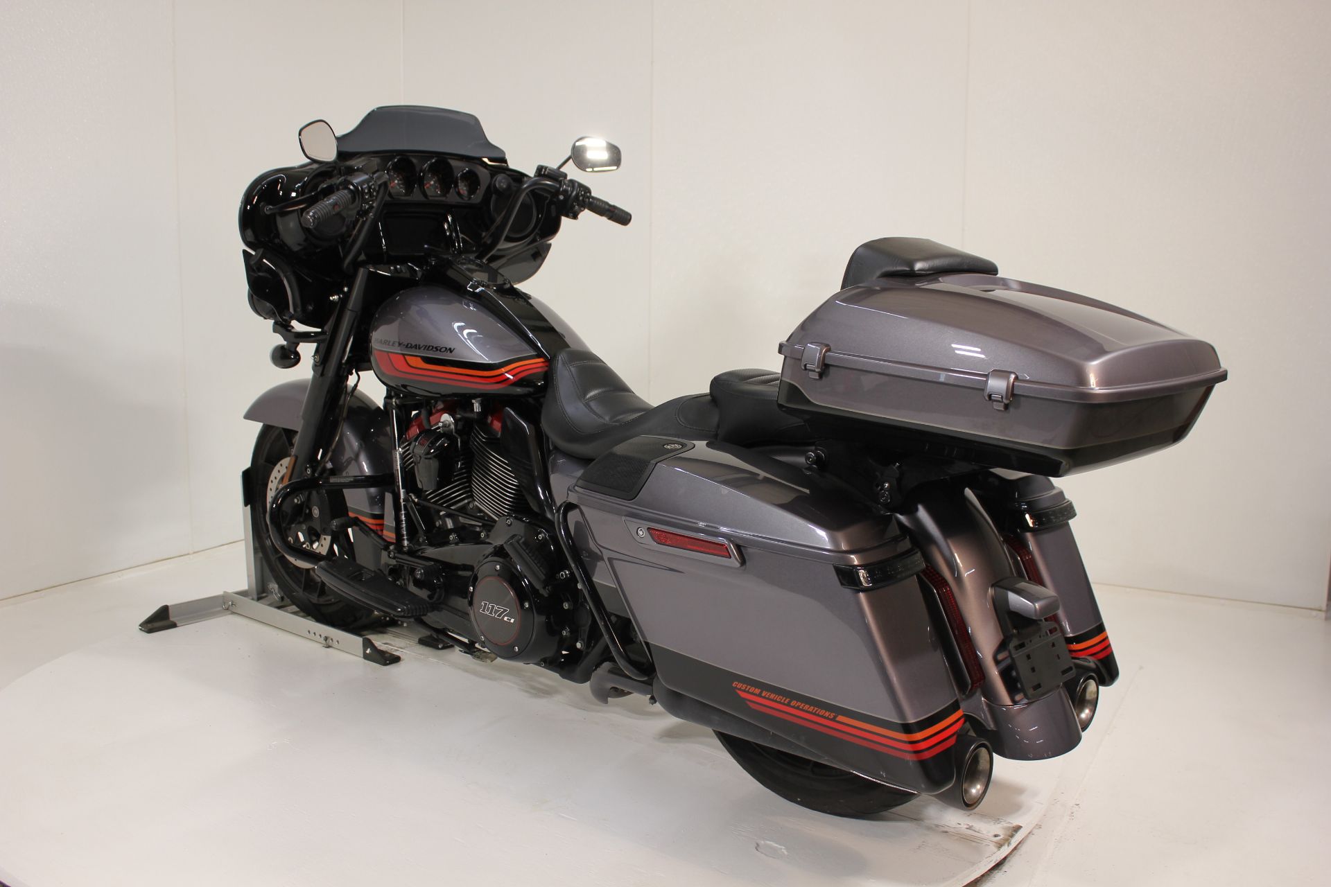 2020 Harley-Davidson CVO™ Street Glide® in Pittsfield, Massachusetts - Photo 2