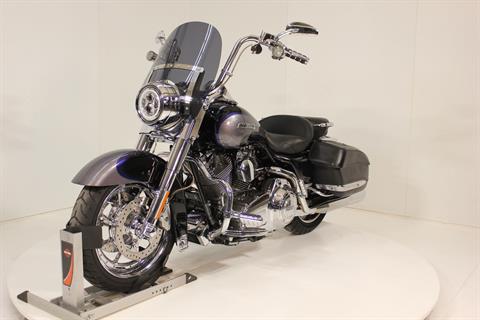 2008 Harley-Davidson CVO™ Screamin' Eagle® Road King® in Pittsfield, Massachusetts - Photo 8