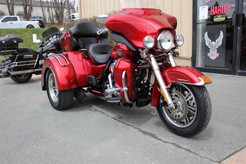 2013 Harley-Davidson Tri Glide® Ultra Classic® in Pittsfield, Massachusetts - Photo 6