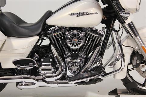 2015 Harley-Davidson Street Glide® Special in Pittsfield, Massachusetts - Photo 16