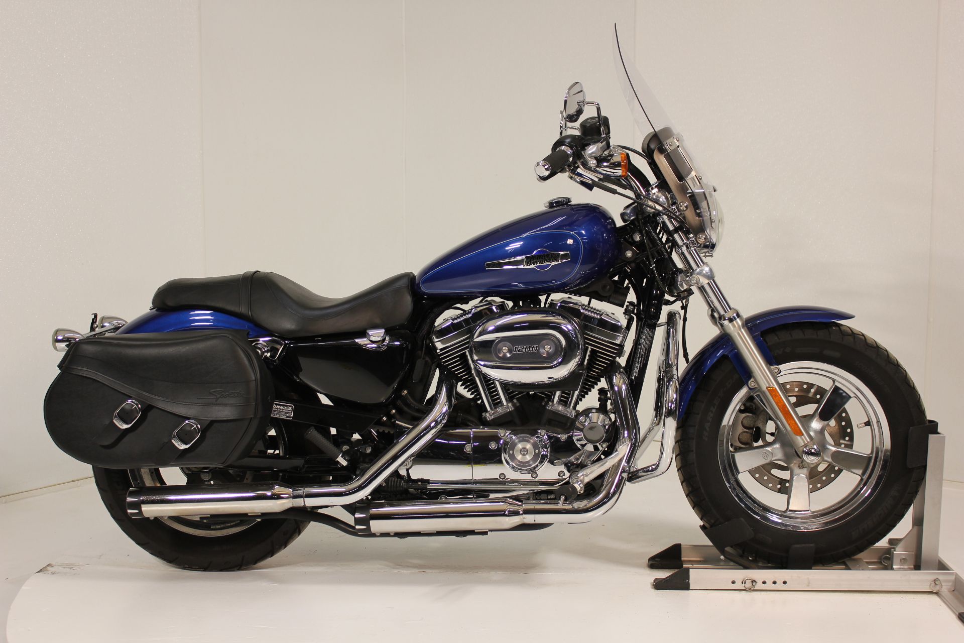 2015 Harley-Davidson 1200 Custom in Pittsfield, Massachusetts - Photo 5