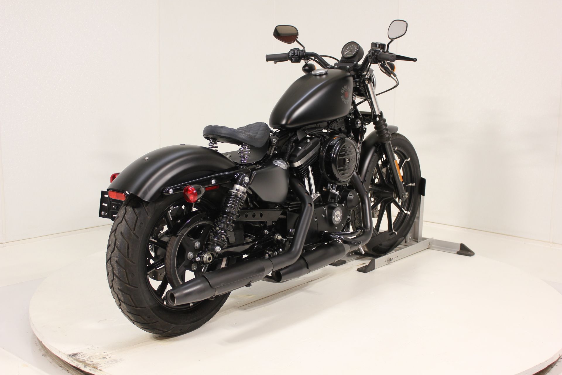 2021 Harley-Davidson Iron 883™ in Pittsfield, Massachusetts - Photo 4