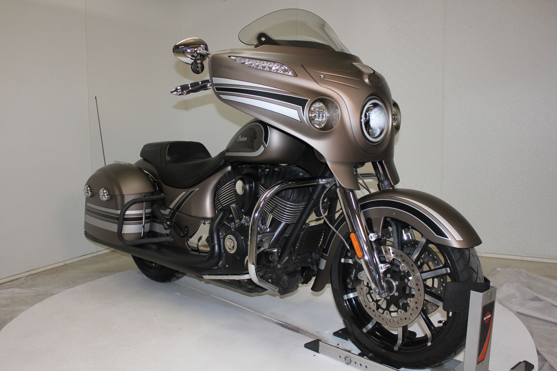 2018 Indian Motorcycle Chieftain® Limited ABS in Pittsfield, Massachusetts - Photo 3