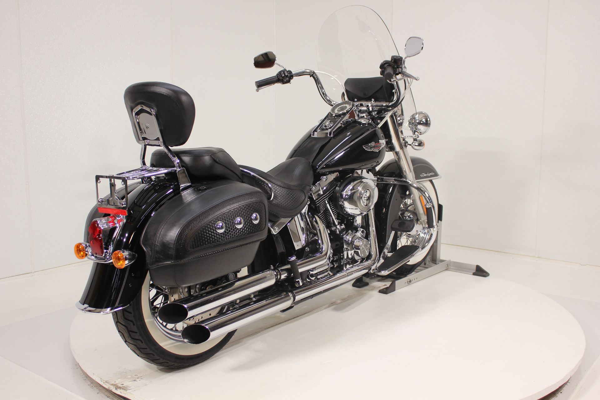 2011 Harley-Davidson Softail® Deluxe in Pittsfield, Massachusetts - Photo 5