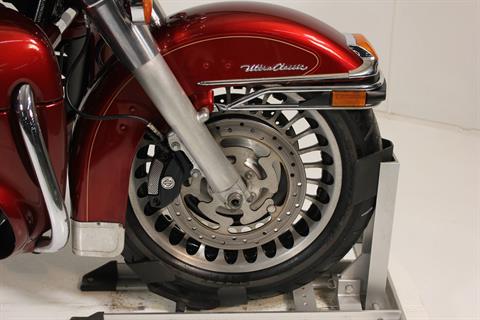 2009 Harley-Davidson Ultra Classic® Electra Glide® in Pittsfield, Massachusetts - Photo 16